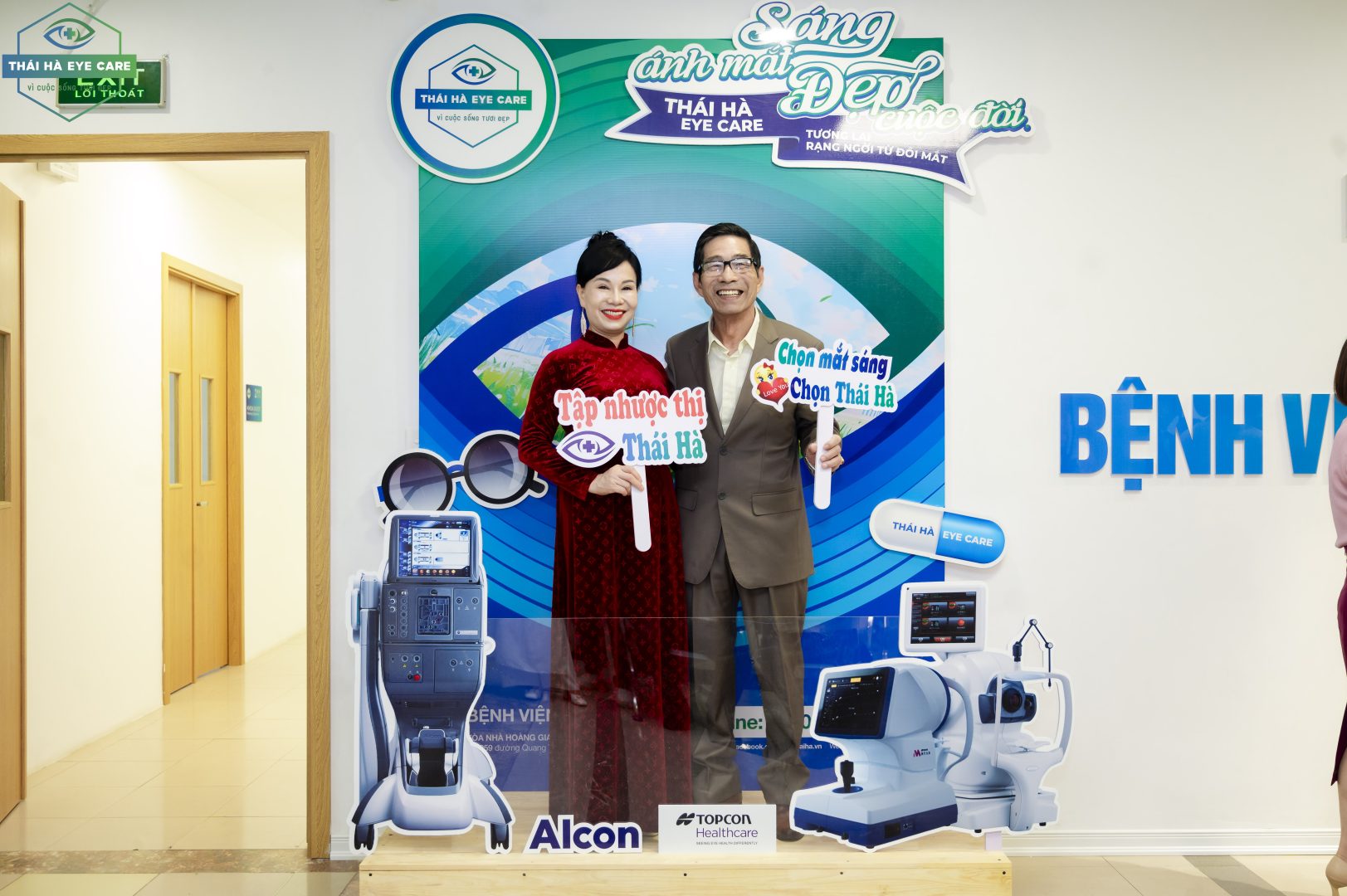 chek-in-tai-khai-truong